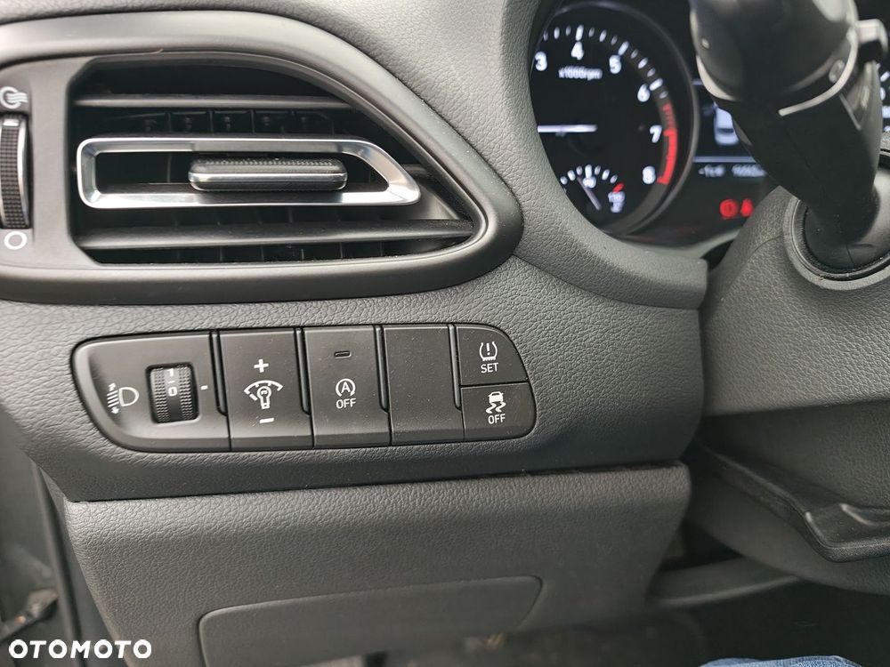 Hyundai i30 1.5 DPI Comfort - 11