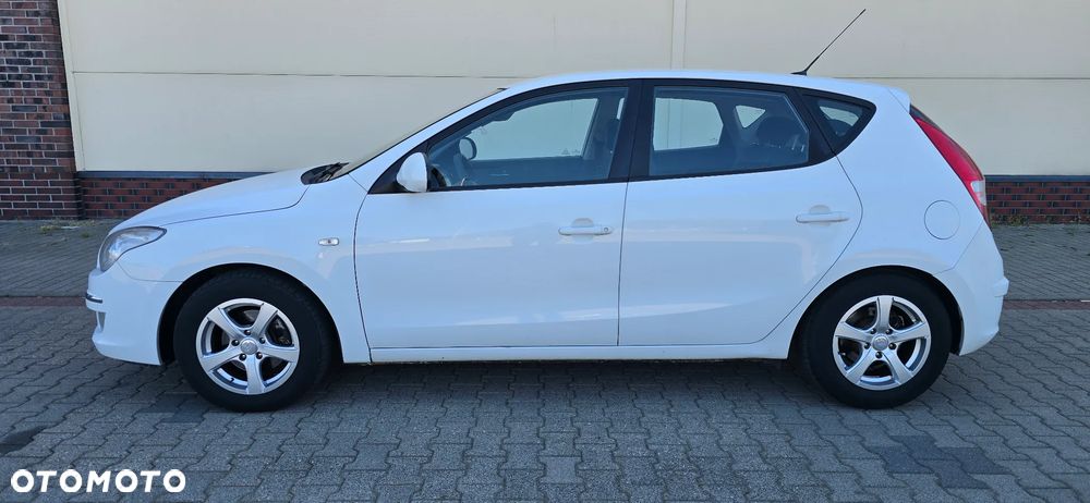 Hyundai i30 1.6 CRDi Comfort - 11