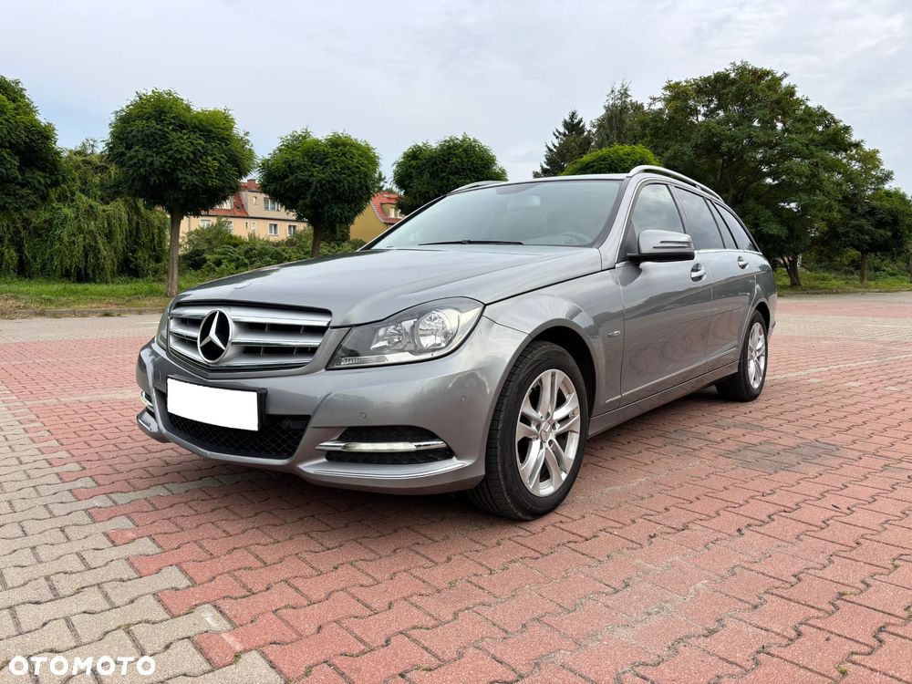 Mercedes-Benz Klasa C 180 CGI BlueEff Avantgarde - 2
