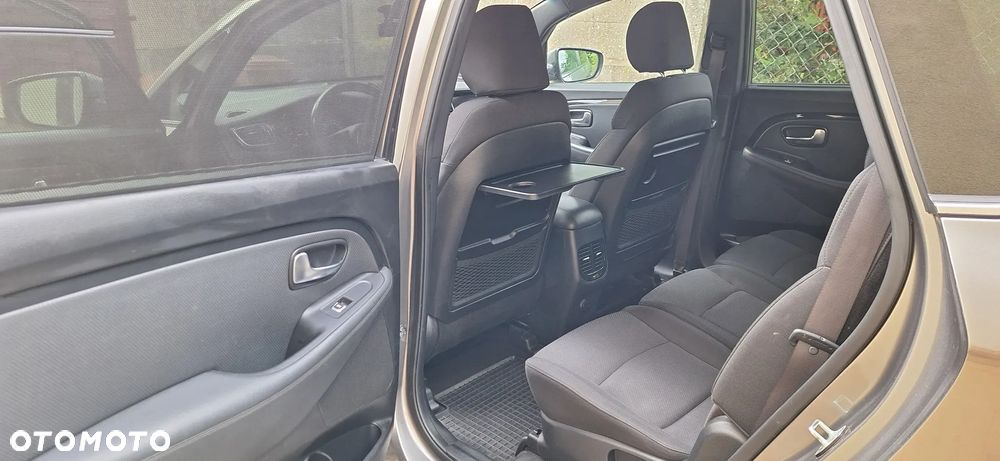 Kia Carens 1.6 GDI L 7os - 13