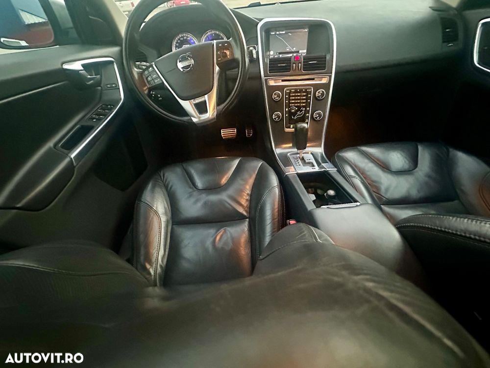 Volvo XC 60 D5 AWD Aut. RDesign - 12