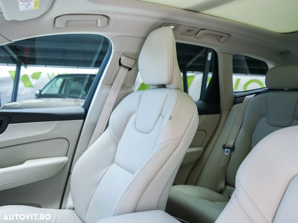 Volvo XC 60 B4 MHEV AT8 AWD Inscription - 34