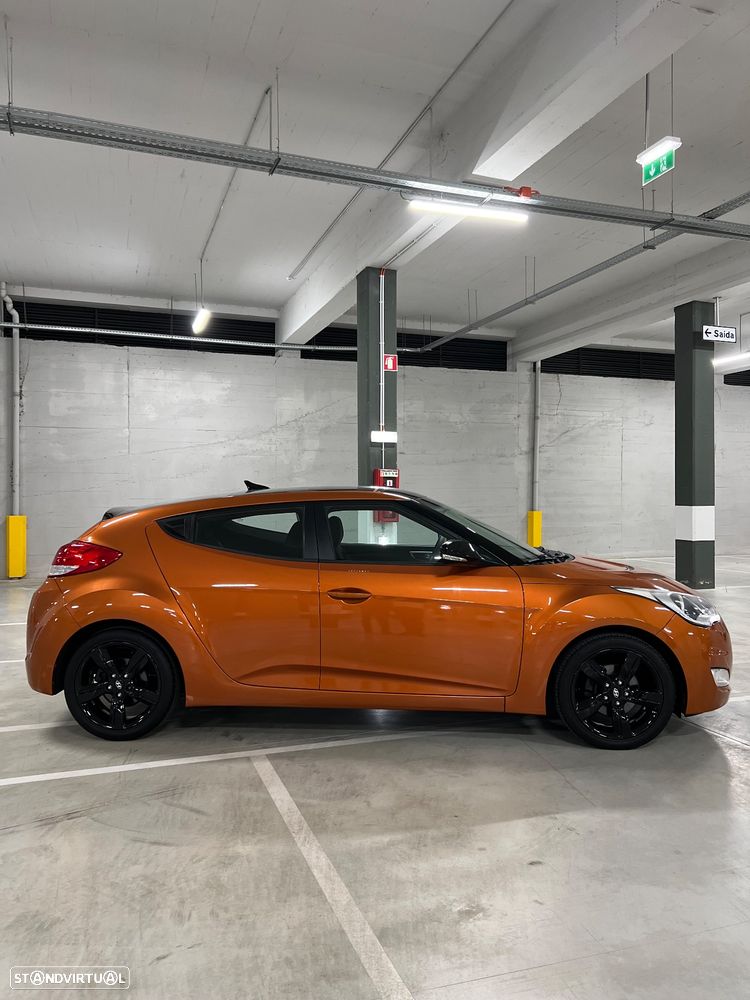 Hyundai Veloster - 5
