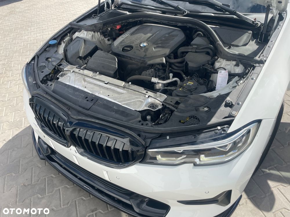 BMW Seria 3 318d Sport Line - 8
