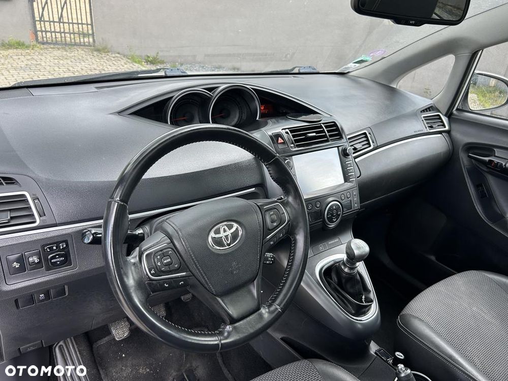 Toyota Verso 1.6 Premium - 14