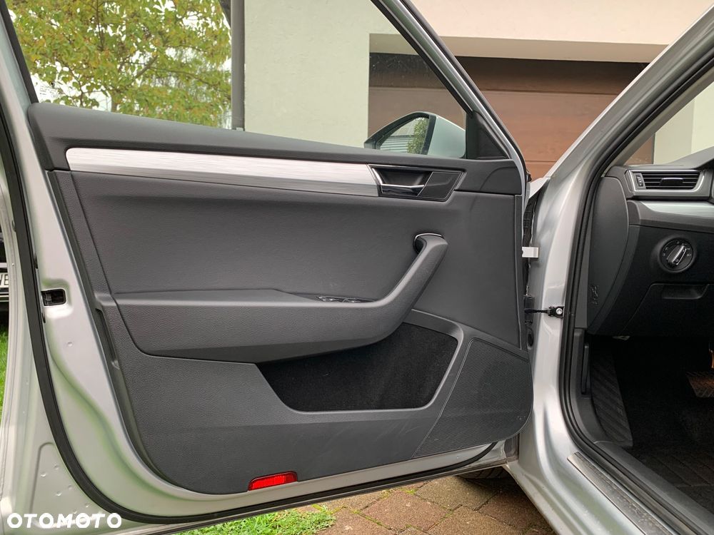 Skoda Superb 1.5 TSI Ambition DSG - 27