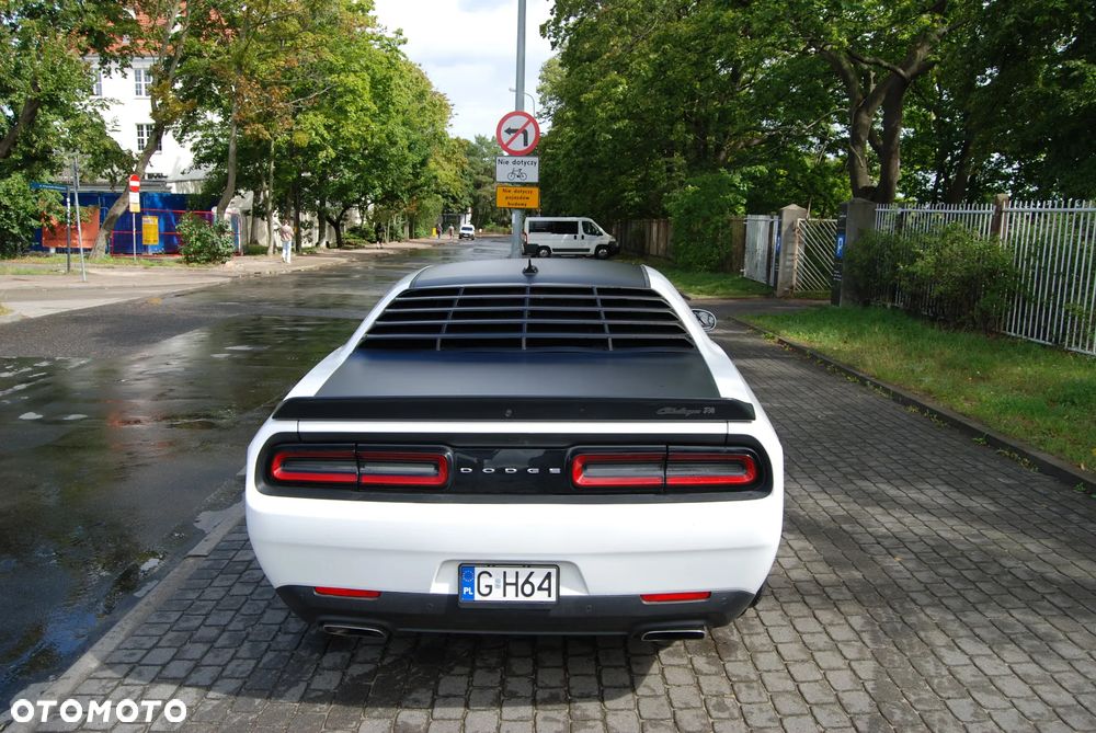 Dodge Challenger - 5