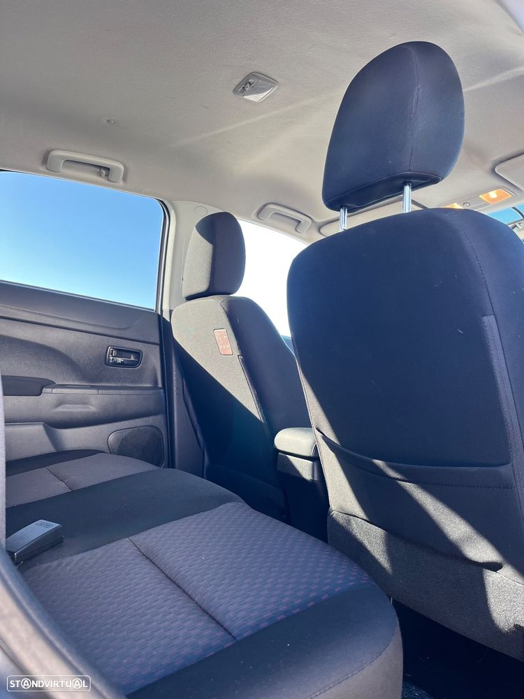 Mitsubishi ASX 1.6 DI-D Intense Black Edition - 12