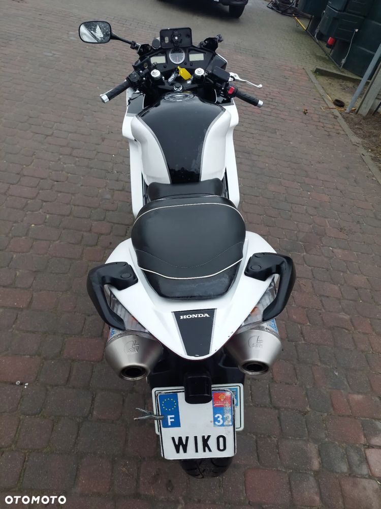 Honda VFR - 4