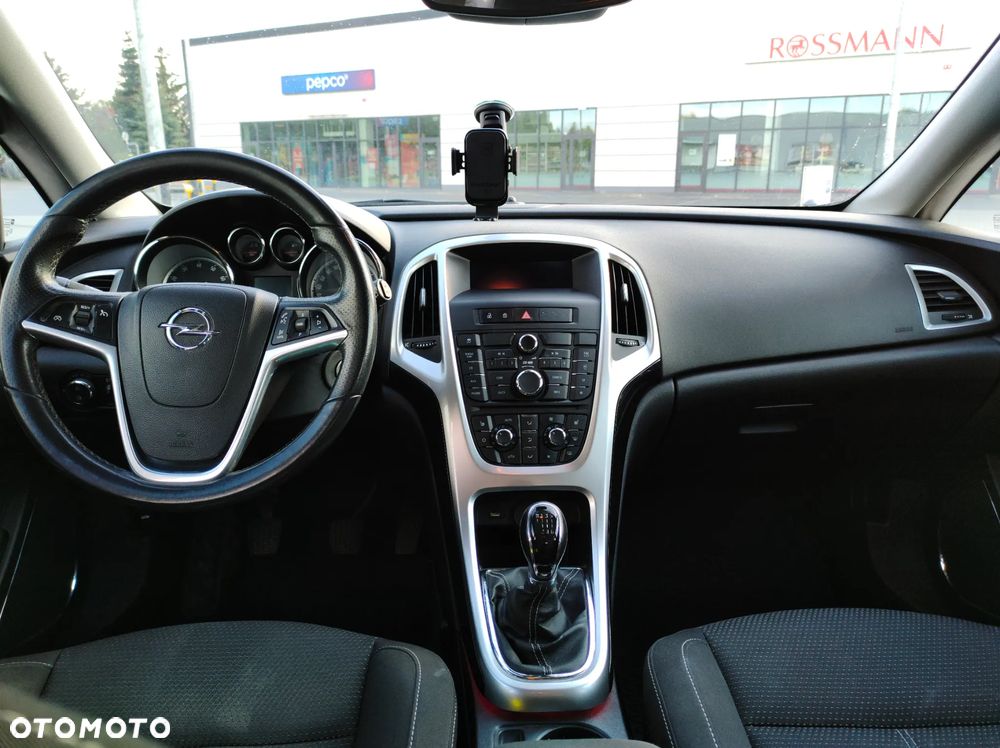 Opel Astra 1.4 Turbo - 11