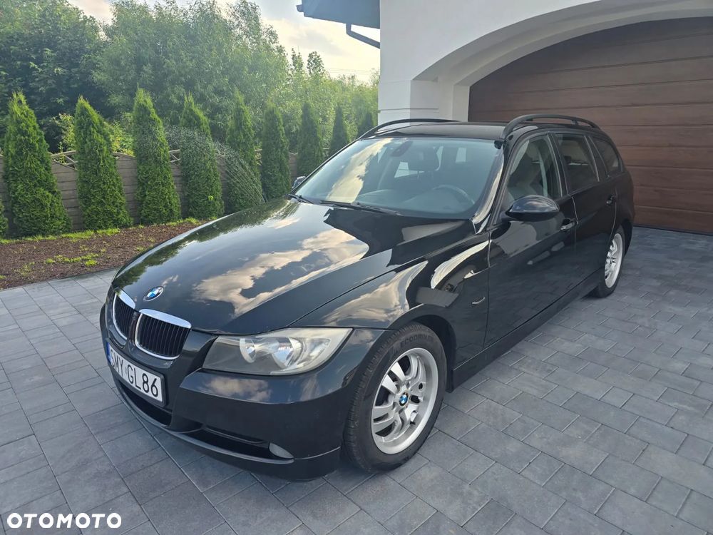 BMW Seria 3 318i Touring - 2