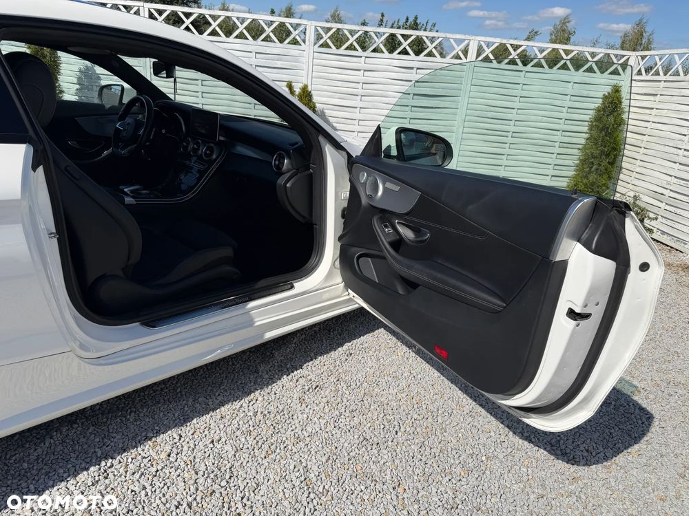 Mercedes-Benz Klasa C 220 d 4-Matic 9G-TRONIC - 37