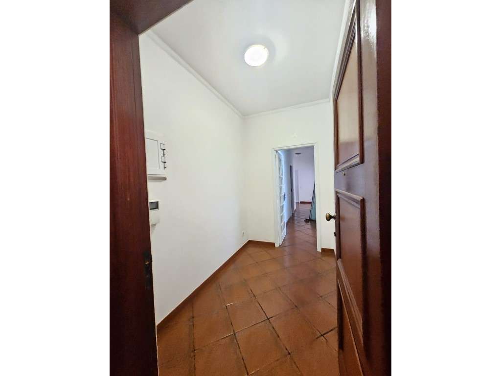 Excelente Ap. T3 no centro de Vila das Aves - Grande imagem: 2/51