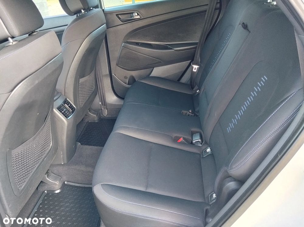 Hyundai Tucson 1.6 GDI BlueDrive GO 2WD - 16