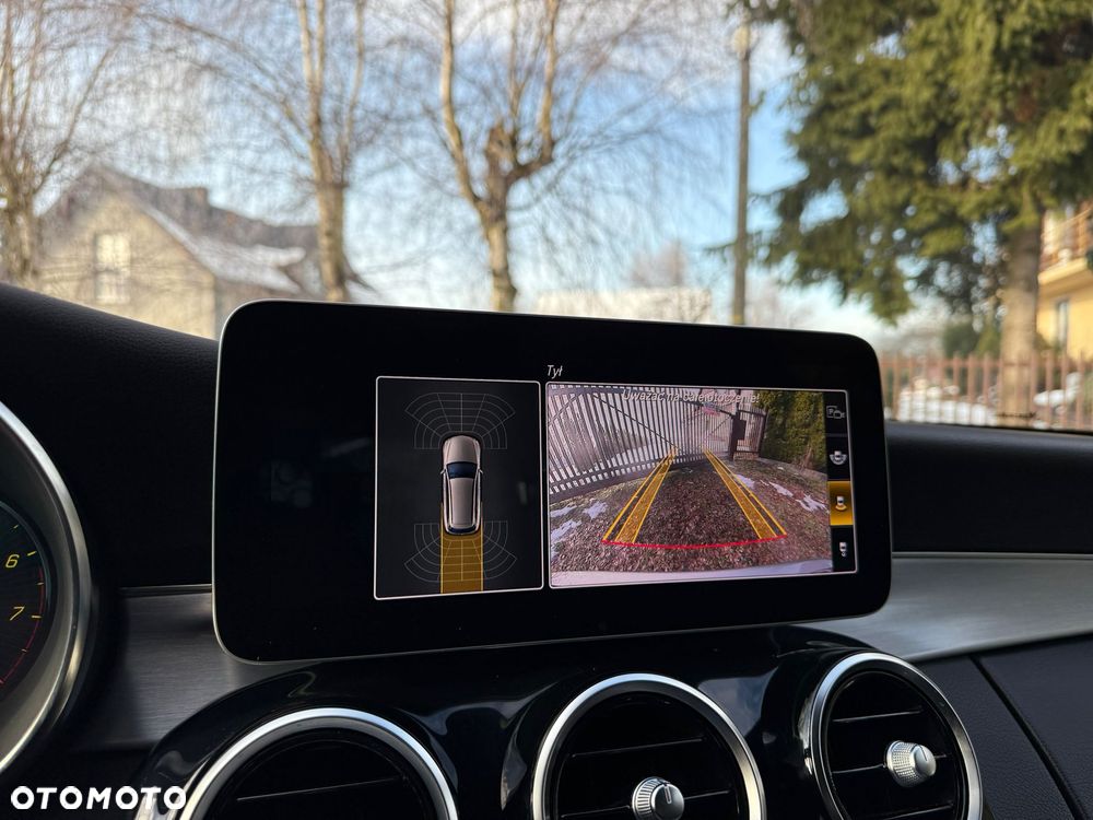 Mercedes-Benz Klasa C 180 9G-TRONIC AMG Line - 20