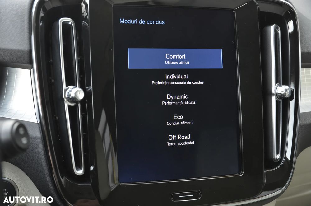 Volvo XC 40 D3 AWD Momentum Pro - 29