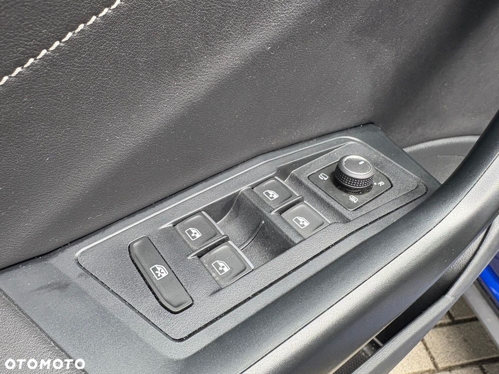 Volkswagen T-Roc - 22