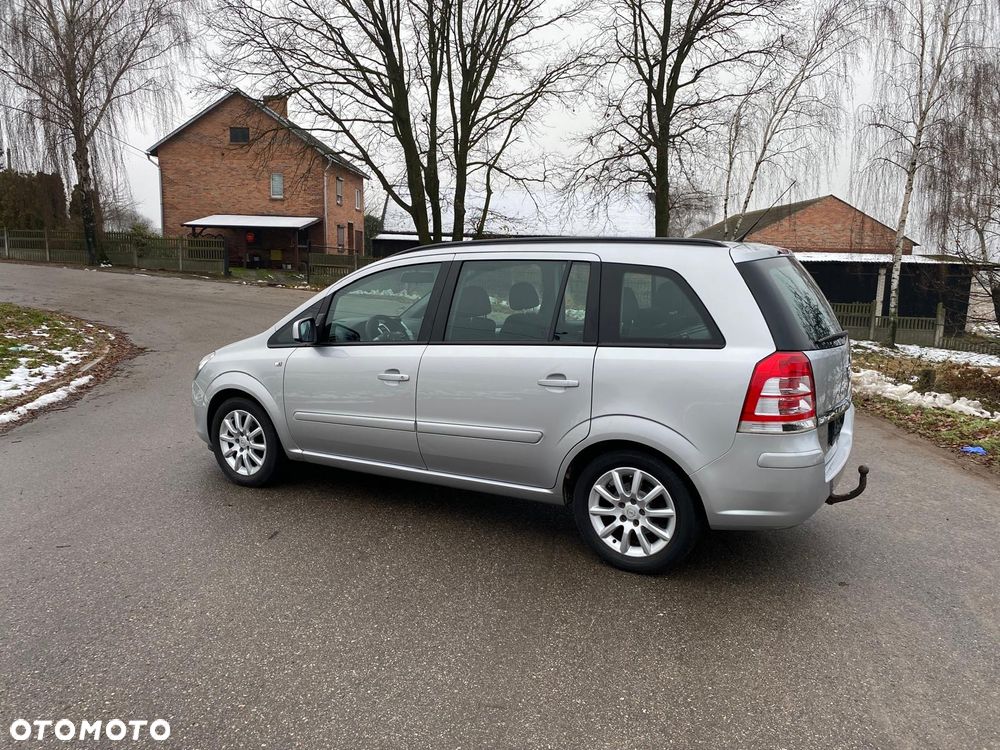 Opel Zafira - 14