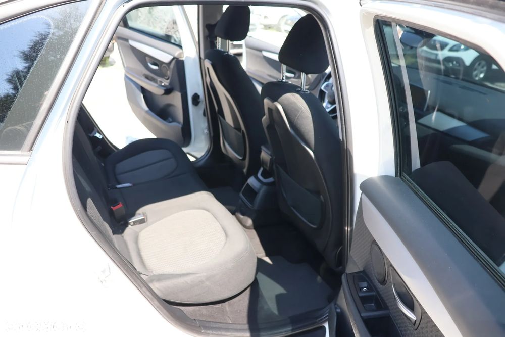 BMW Seria 2 220i - 12