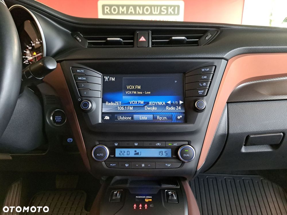 Toyota Avensis 2.0 Premium MS - 21