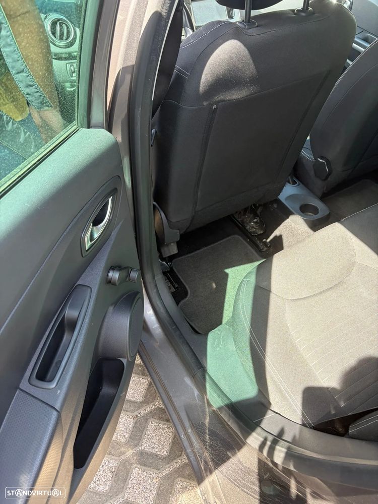 Renault Clio 1.5 dCi Limited - 10