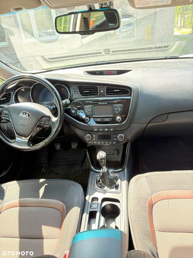 Kia Ceed - 9