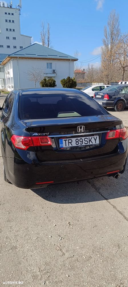 Honda Accord 2.0i MT Executive - 12