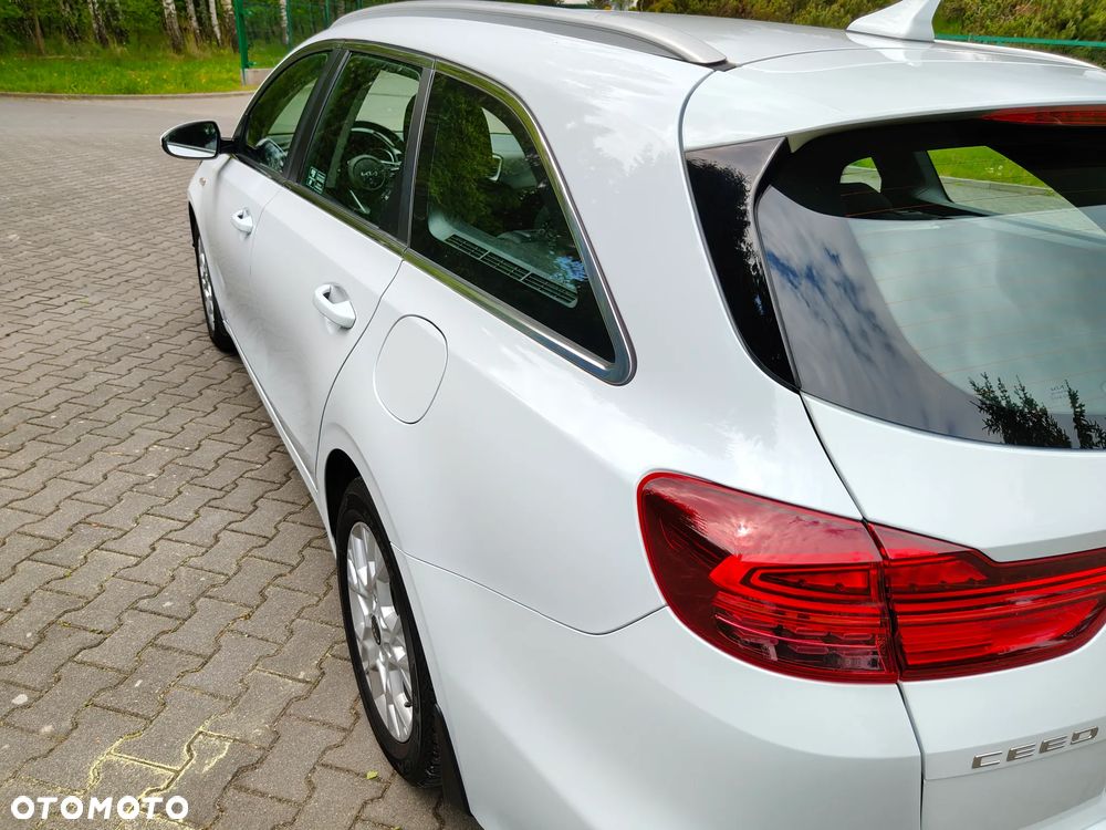 Kia Ceed 1.5 T-GDI Business Line - 12