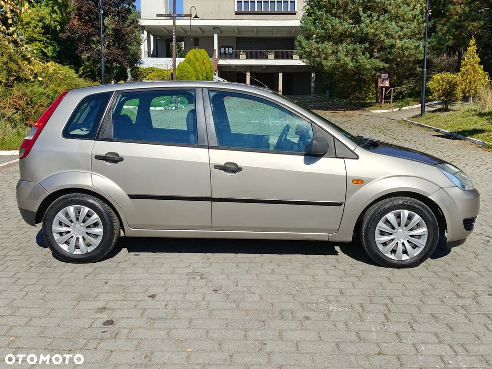 Ford Fiesta 1.25 Celebration - 11