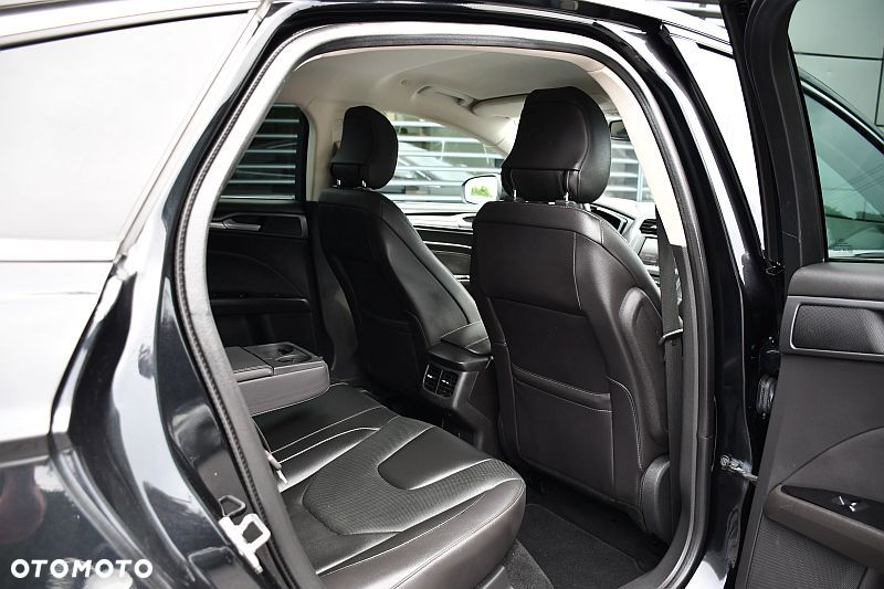 Ford Mondeo 2.0 Hybrid Titanium - 23