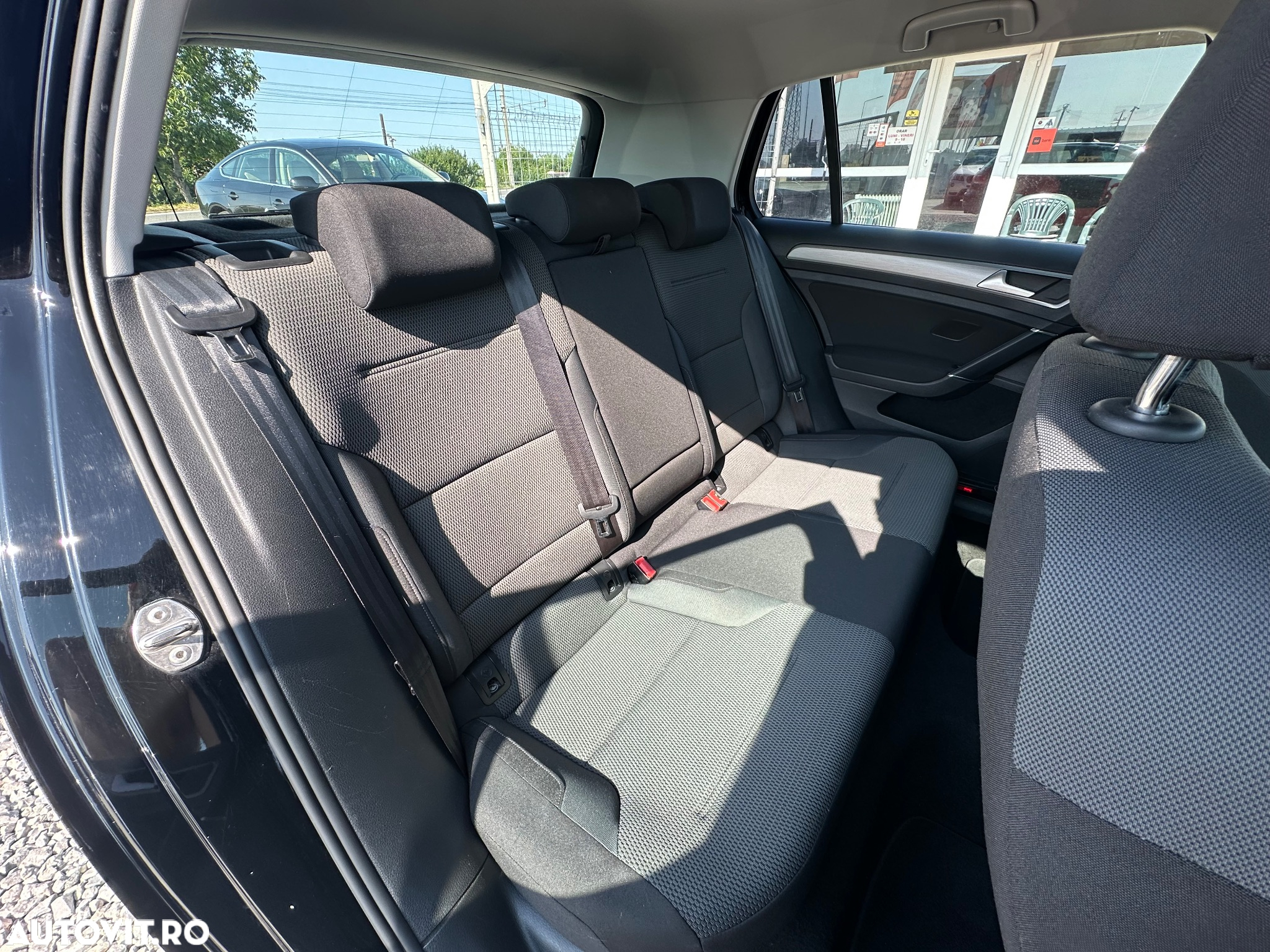 Volkswagen Golf - 6