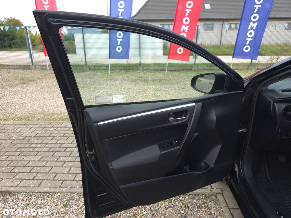 Toyota Corolla 1.6 Active EU6 - 18