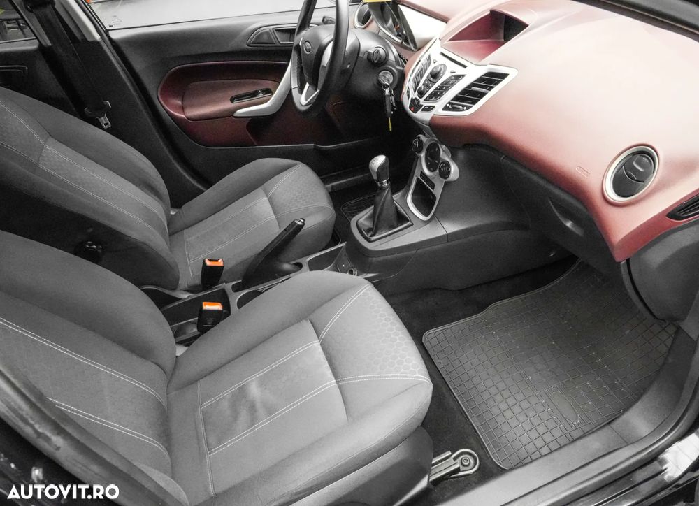 Ford Fiesta 1.4 TDCI Titanium - 12