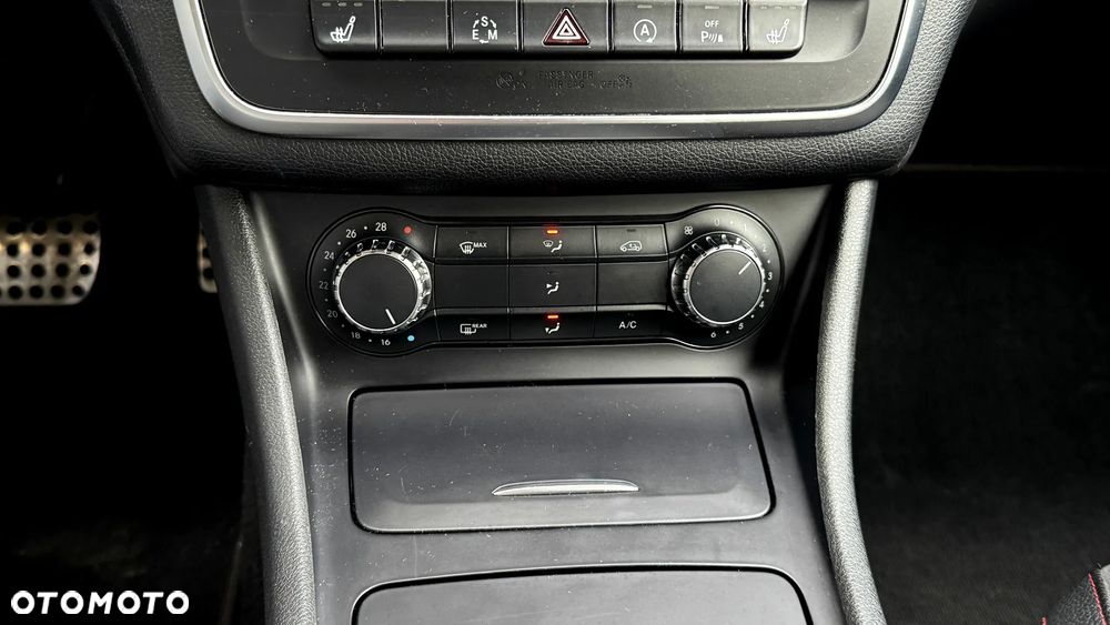 Mercedes-Benz CLA 180 7G-DCT AMG Line - 31