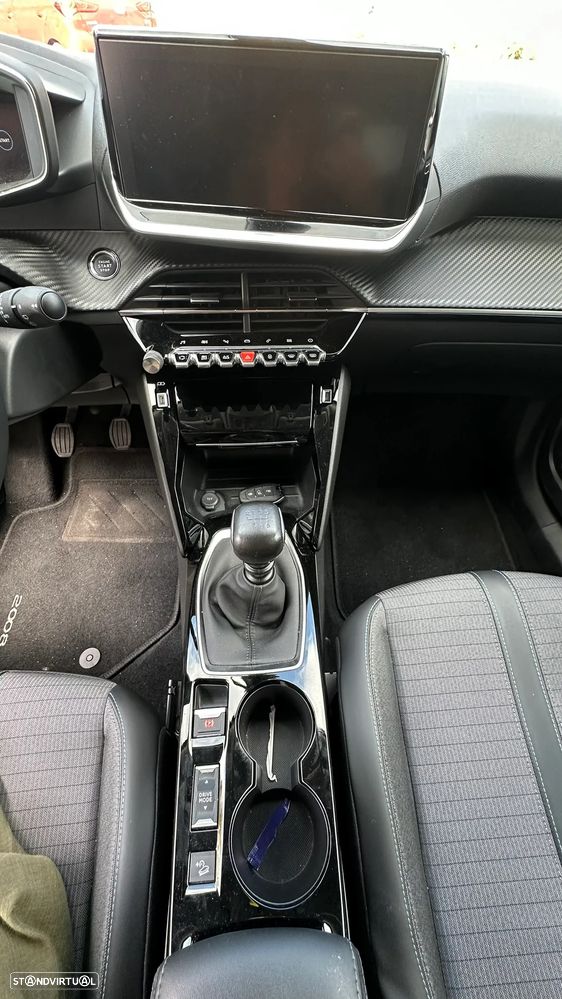 Peugeot 2008 - 9