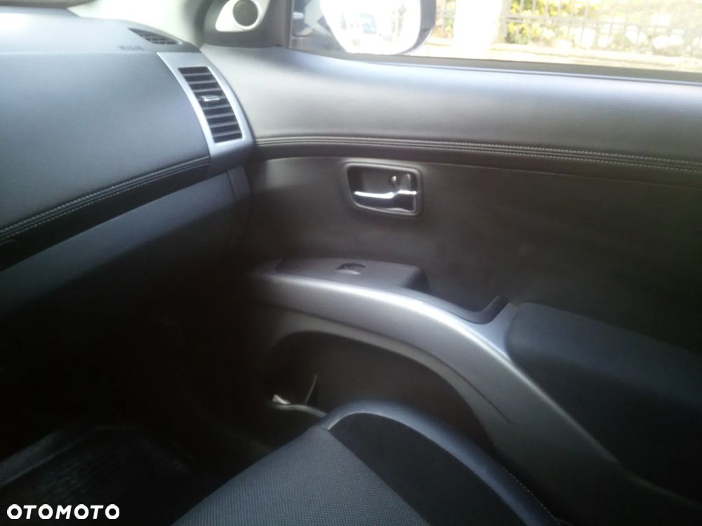 Mitsubishi Outlander 2.0 DID Instyle - 11