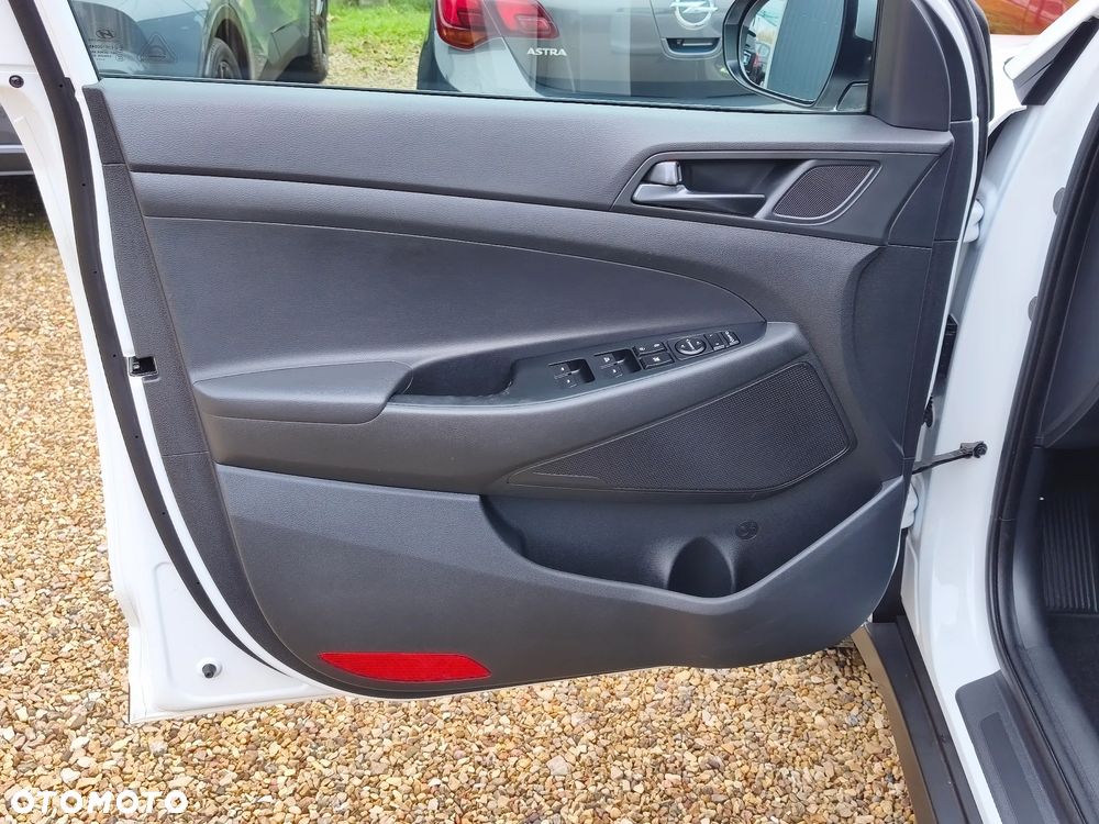 Hyundai Tucson blue 1.6 GDi 2WD Navi - 23