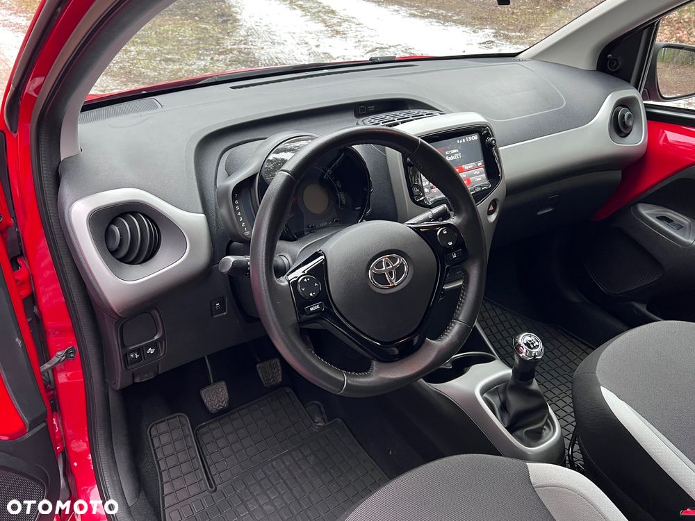 Toyota Aygo x-play - 16