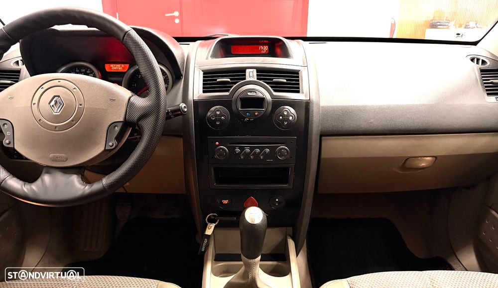 Renault Mégane 1.5 dCi Dynamique Luxe - 8