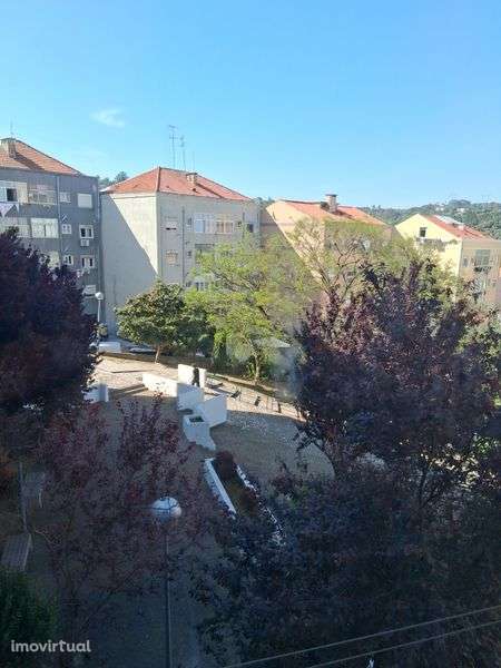 T2 em zona calma com arrecadação – ideal para viver perto de Lisboa - Grande imagem: 2/12