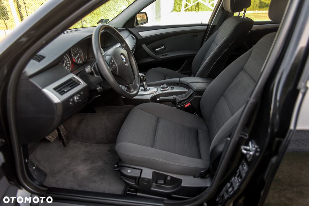 BMW Seria 5 - 32