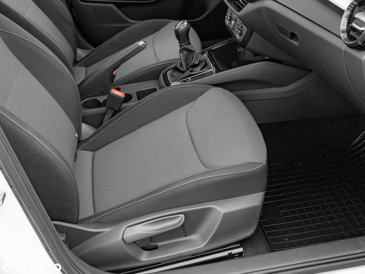 Skoda Fabia 1.0 Ambition - 28