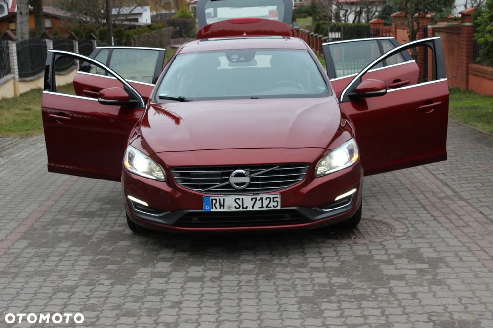 Volvo V60 D5 Geartronic Summum - 29