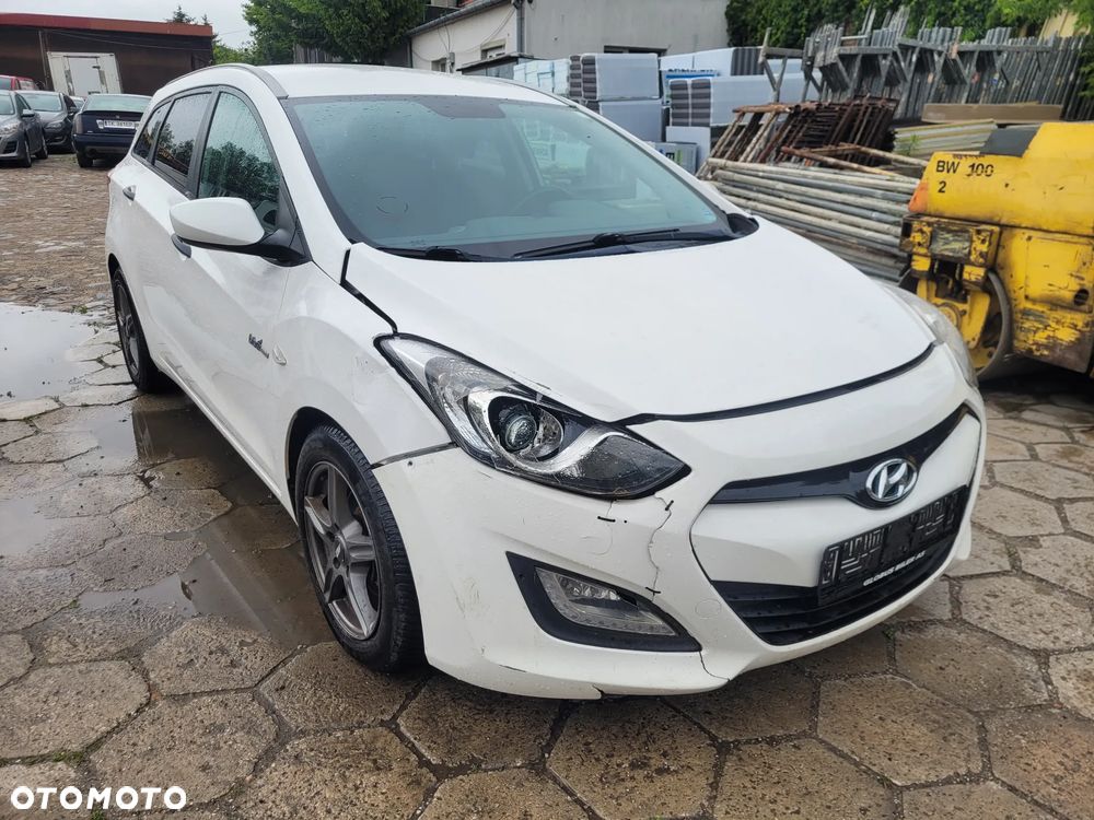 Hyundai i30 blue 1.6 CRDi YES Gold - 3