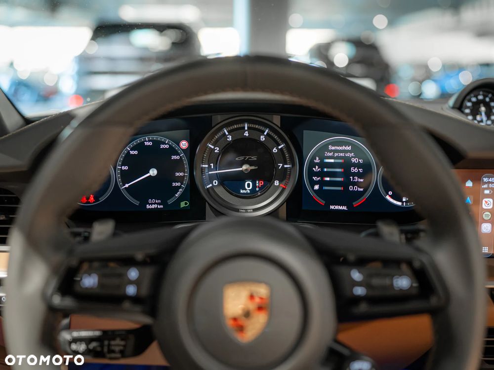 Porsche 911 Carrera GTS Cabrio - 27