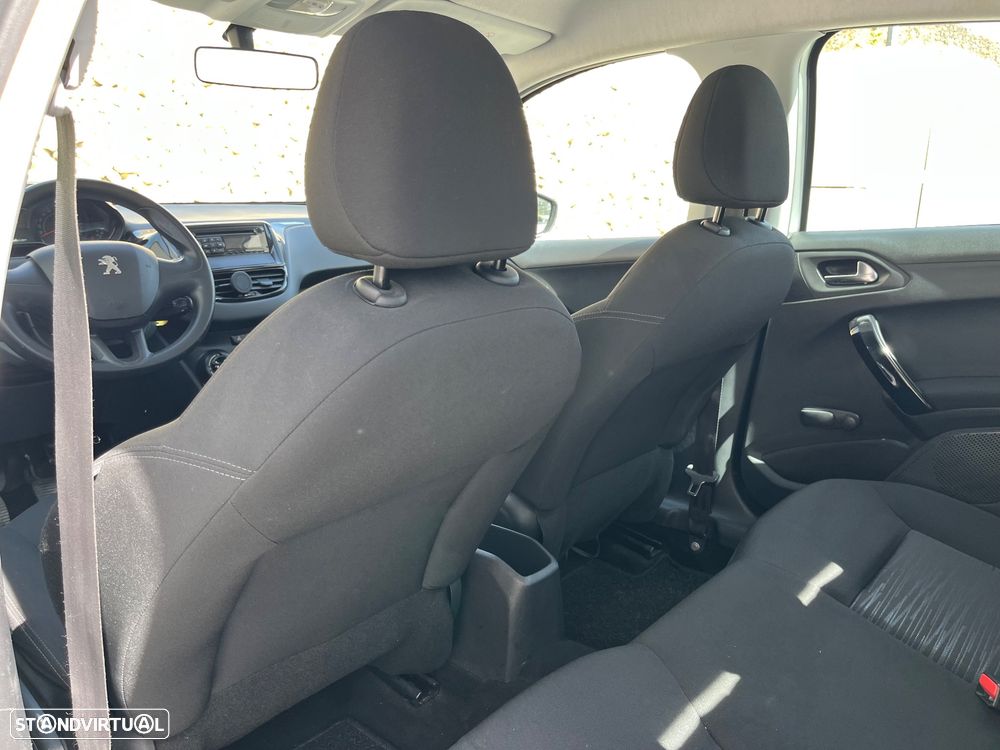 Peugeot 208 1.2 VTi Access - 37