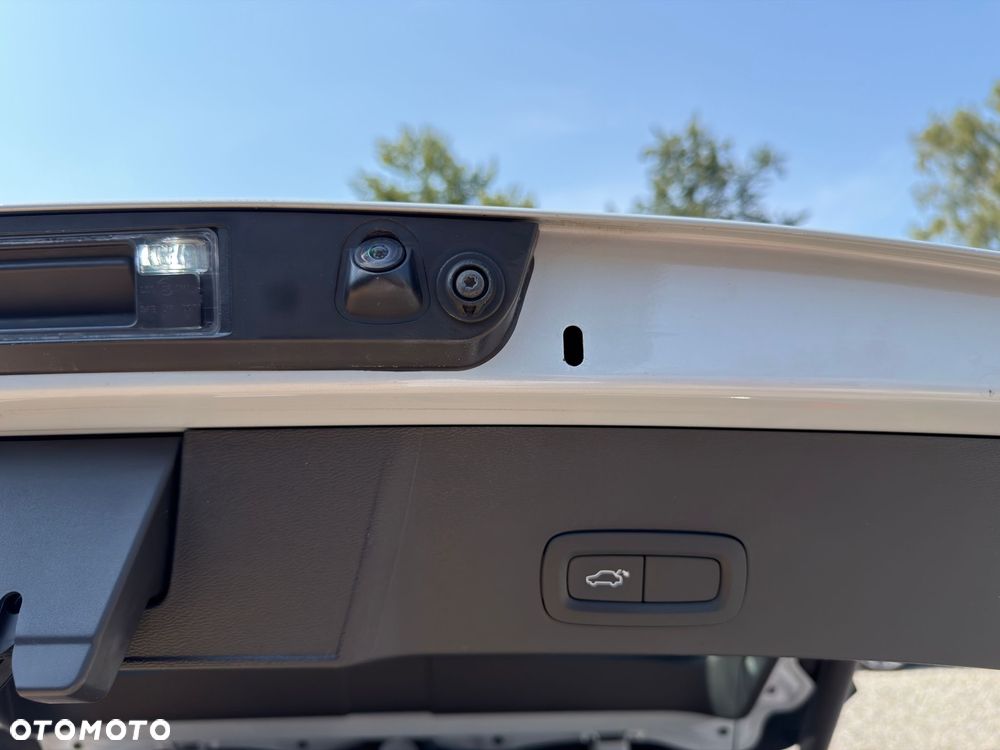 Volvo XC 40 D4 AWD Geartronic R-Design - 29