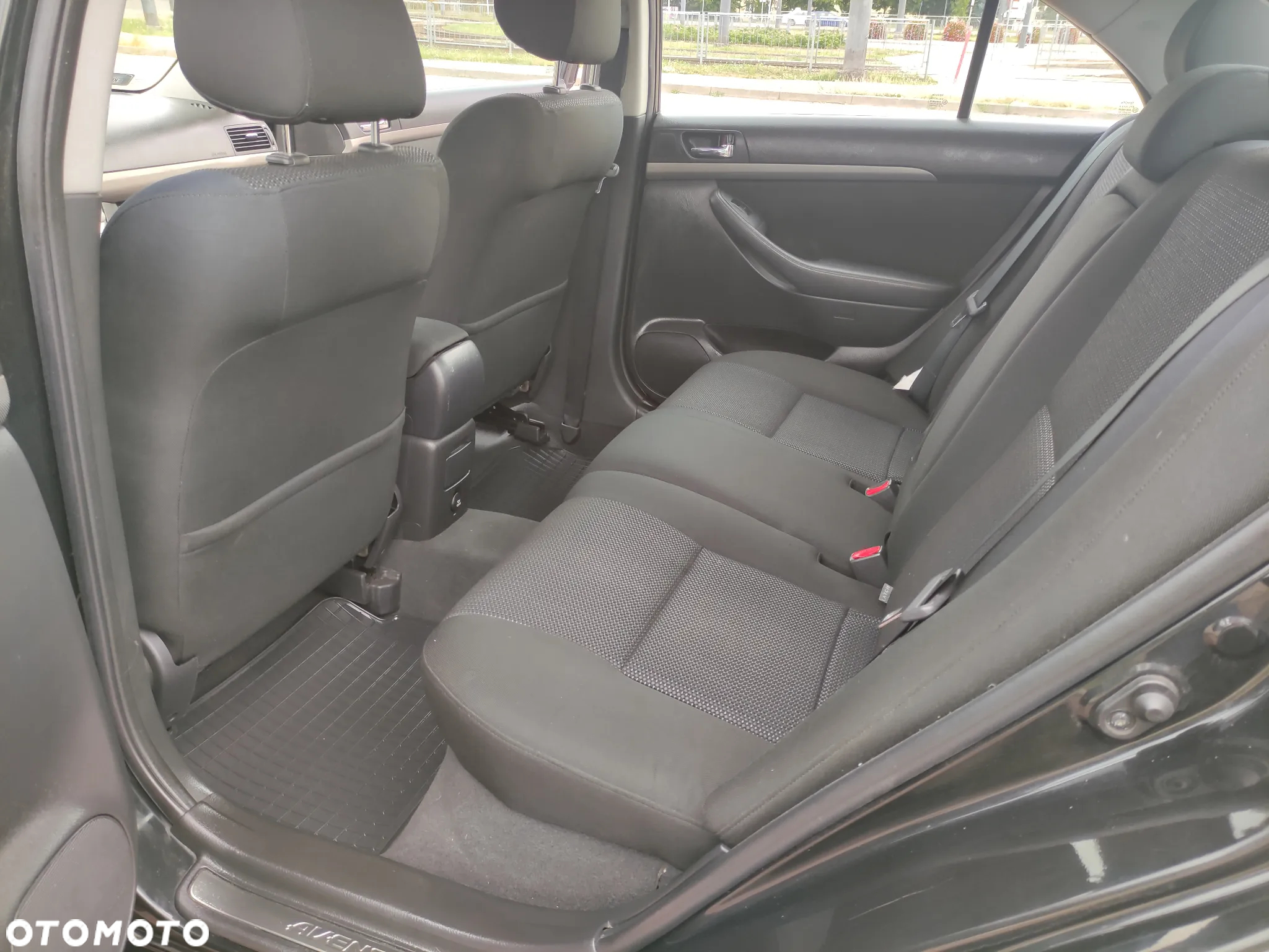 Toyota Avensis 2.0 D-4D Sol - 14