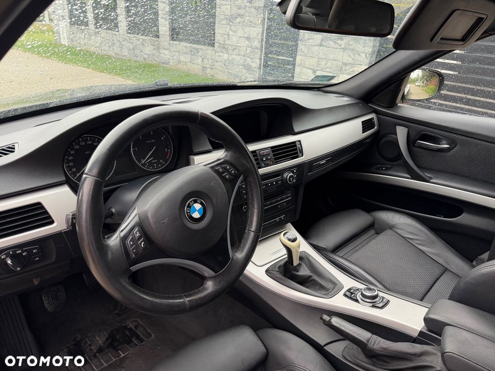 BMW Seria 3 318d DPF Edition Sport - 22