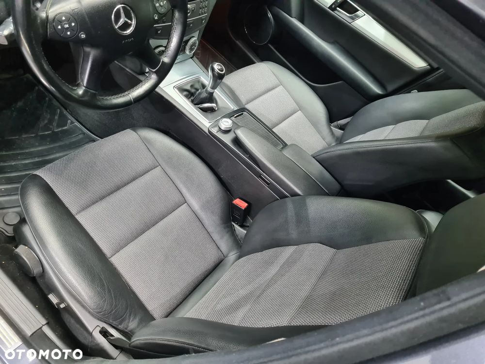 Mercedes-Benz Klasa C 180 BlueEFFICIENCY Avantgarde - 11